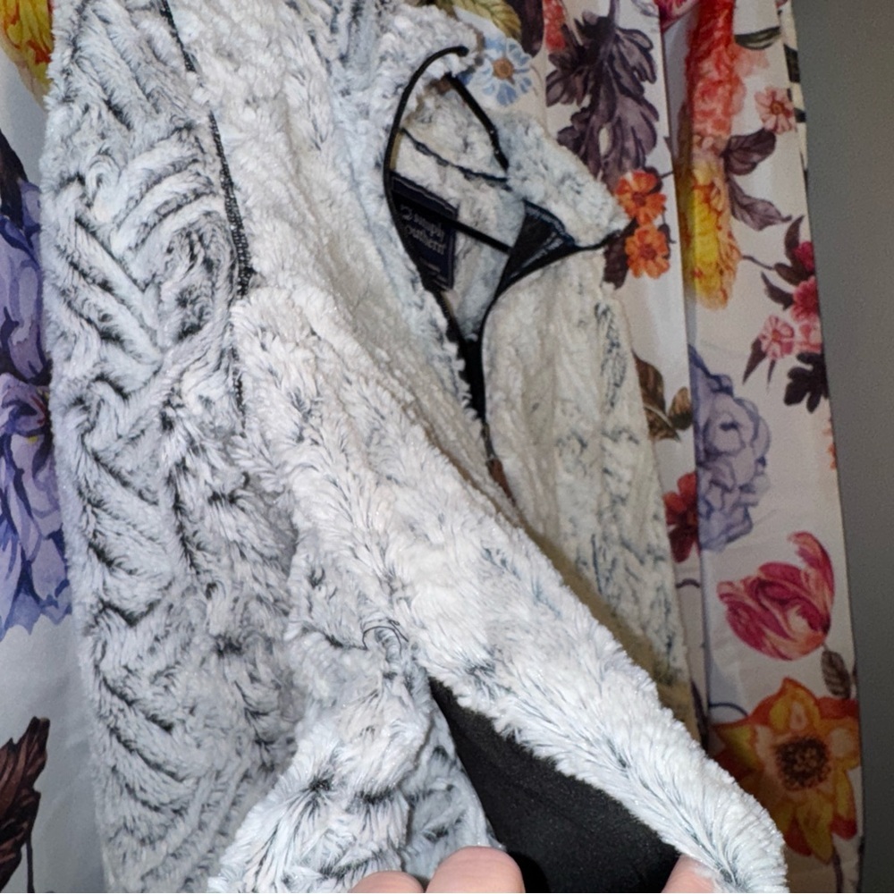 Simply Southern Sherpa Pullover Woman’s - Picture 5 of 7